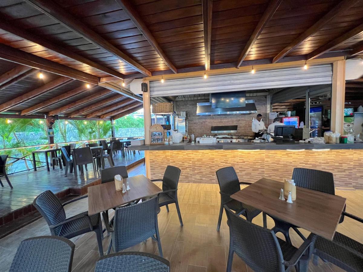 Sol Caribe Suites - Playa Los Corales - Beach Club, Wifi, Swimming Pool Punta Cana Bagian luar foto